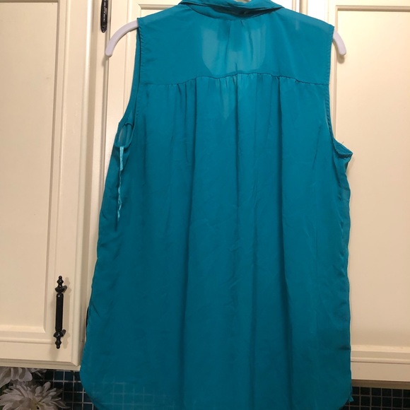 Top - Picture 2 of 2